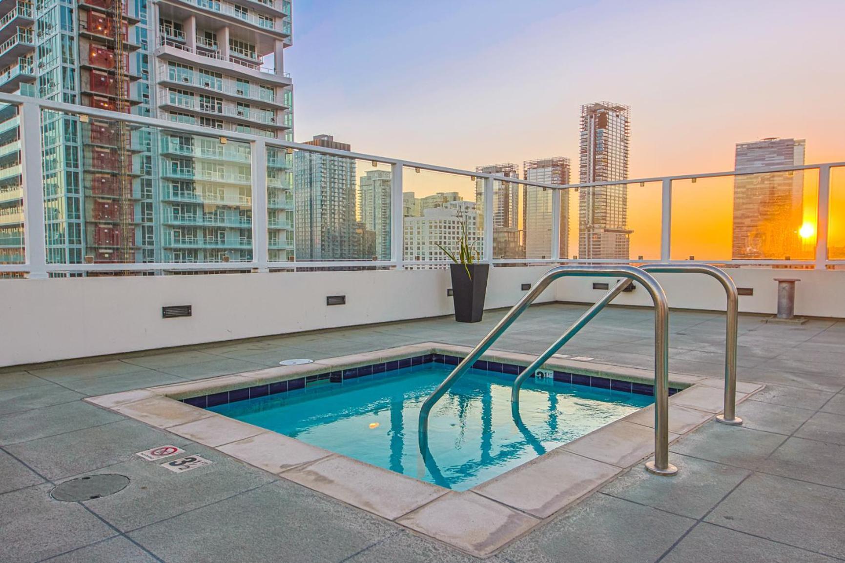 Appartamento Stunning 1 Bdr 1 Bth, Pool, Jacuzzi Los Angeles Esterno foto